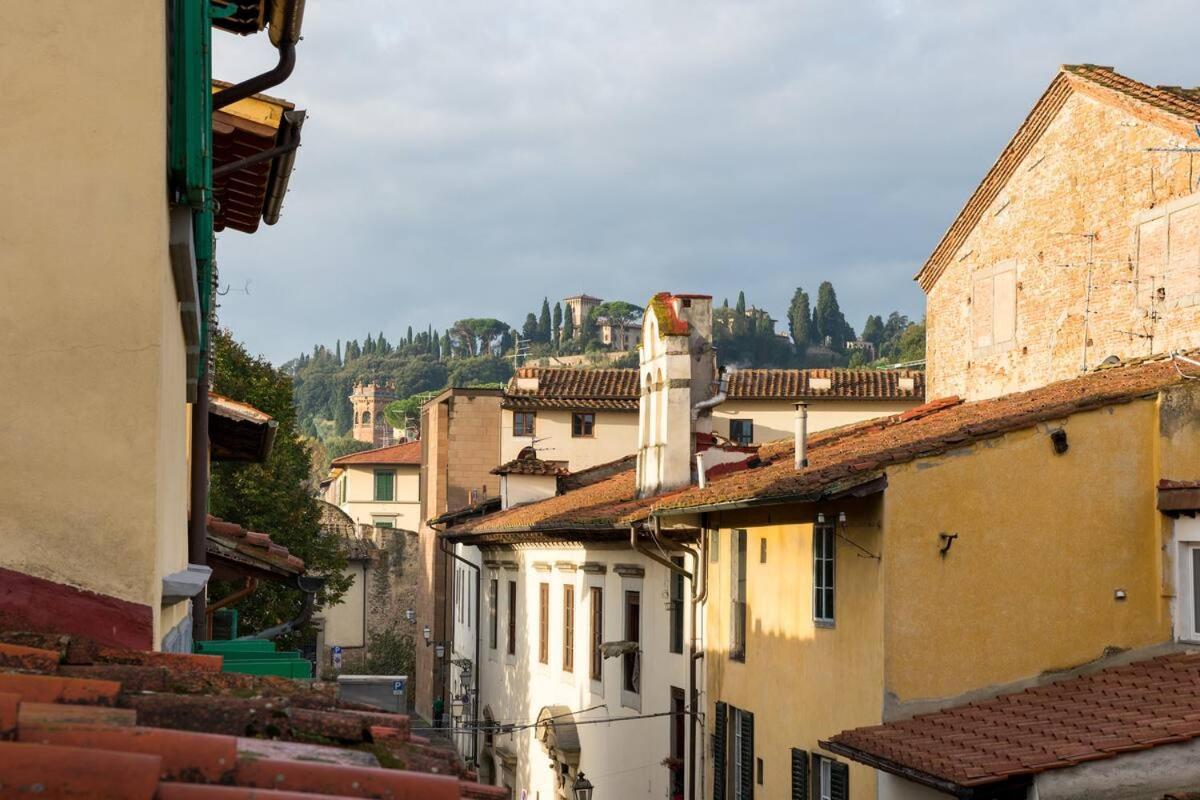 Charming Portion Of In Oltrarno Area * Florence